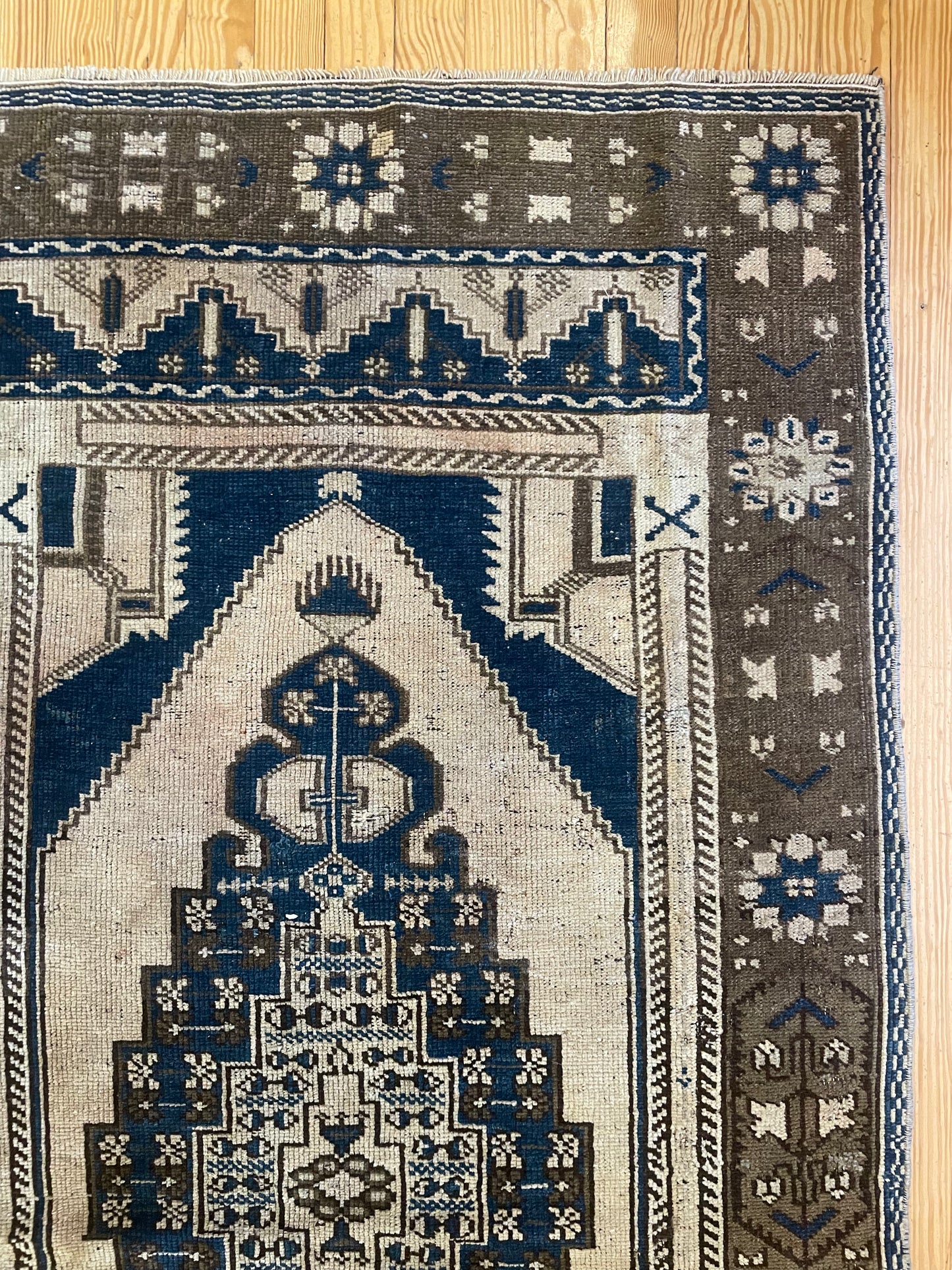 Blue Brown Rug 3'3" x 6'5"