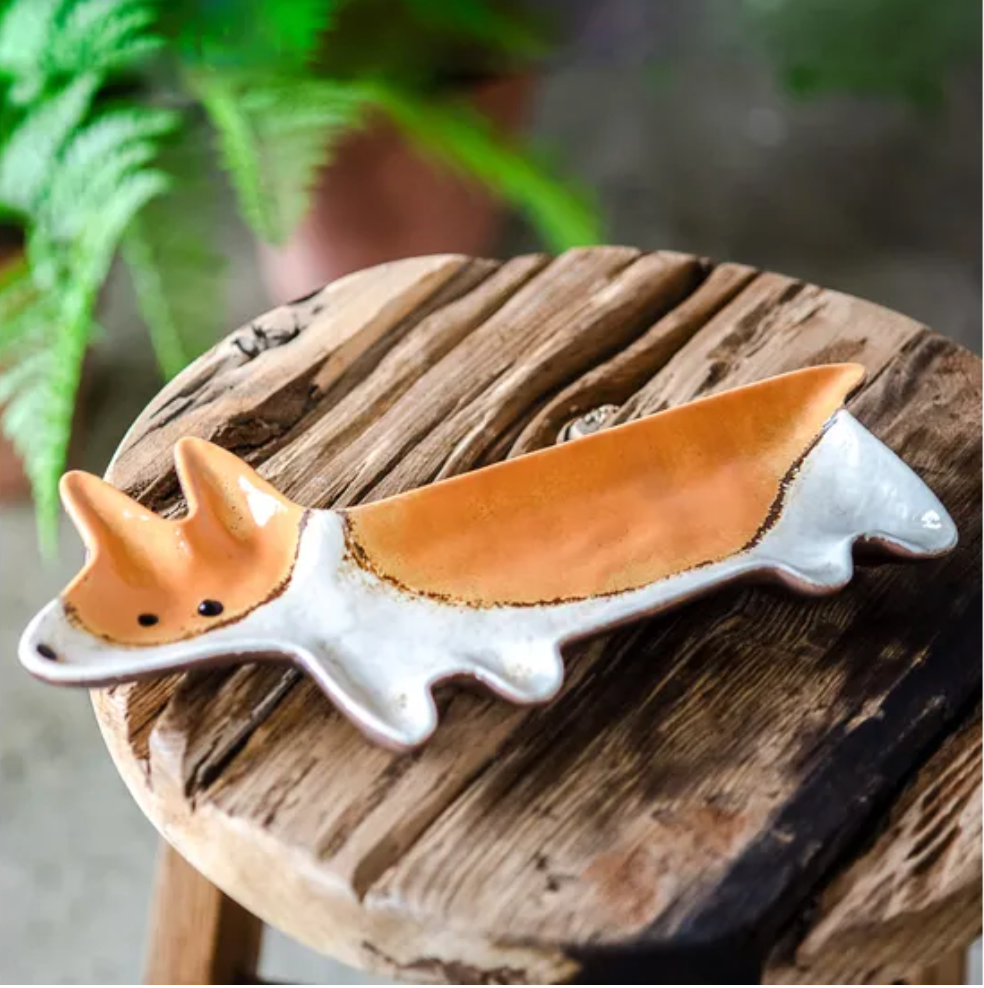 Brown & White Dog Plate