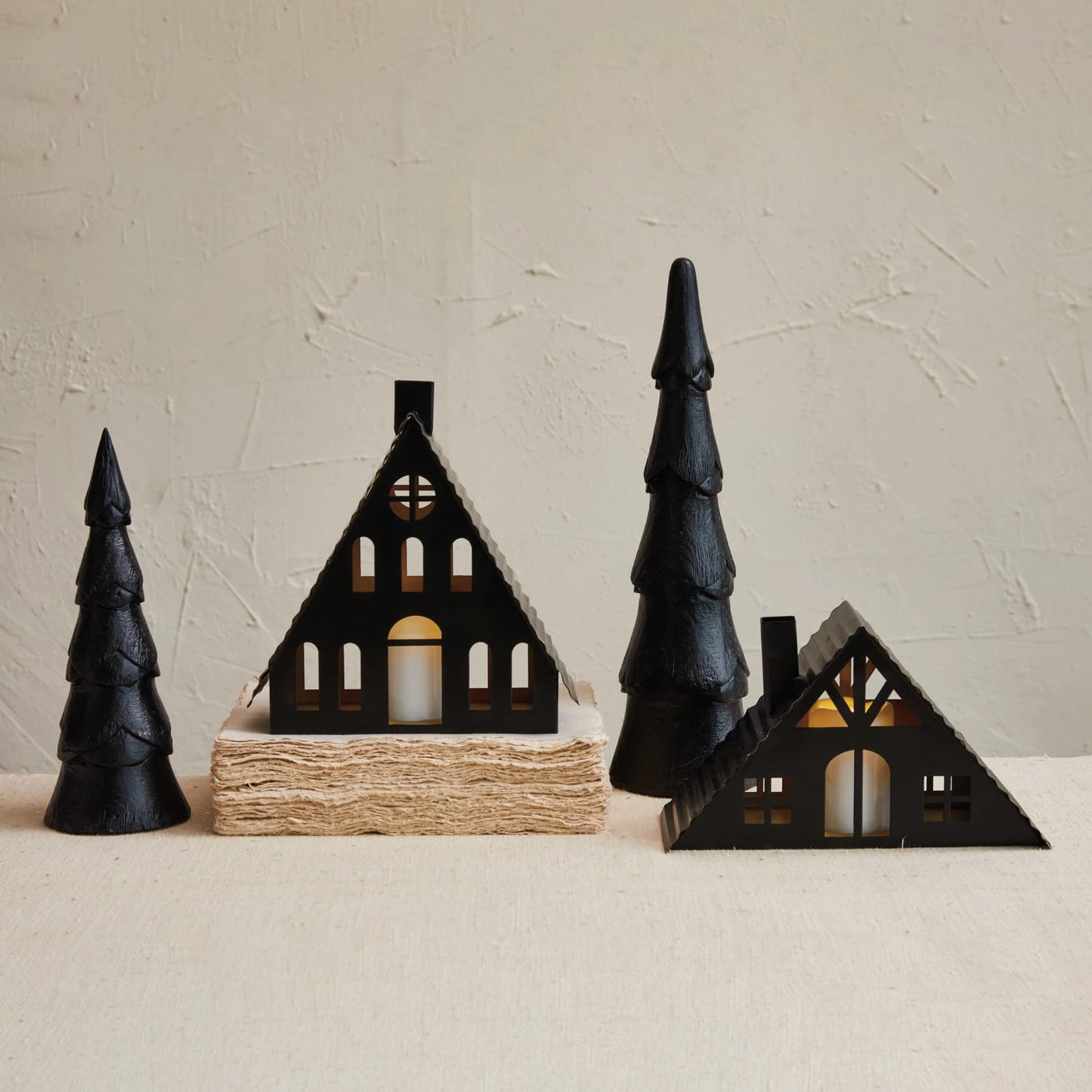 Mango Wood Christmas Tree, Black