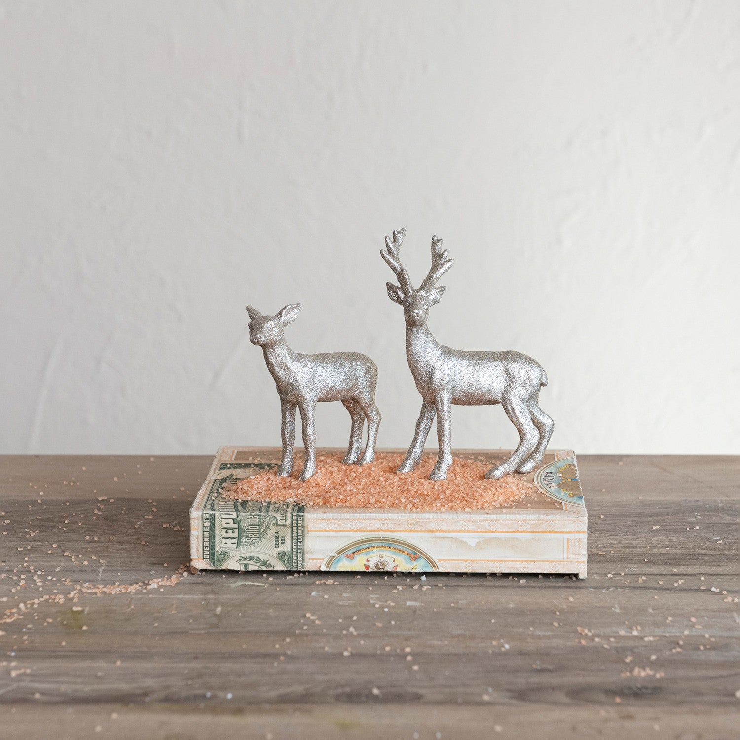 Resin Buck with Glitter, Silver Finish