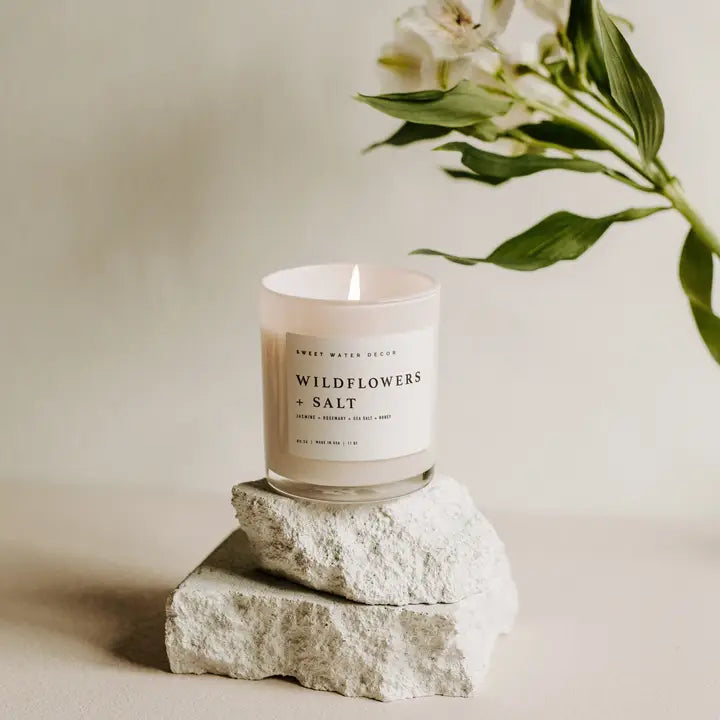 White Jar with Wood Lid 11oz Candle