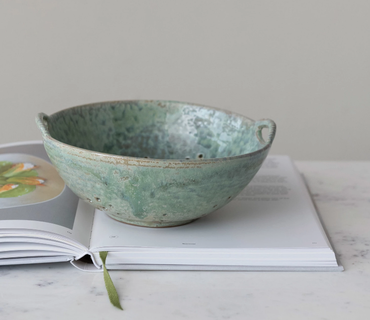 Stoneware Berry Bowl with Handles