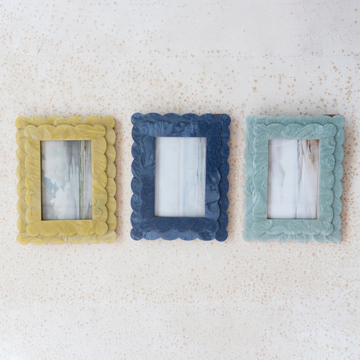 2-Layer Scalloped Photo Frame