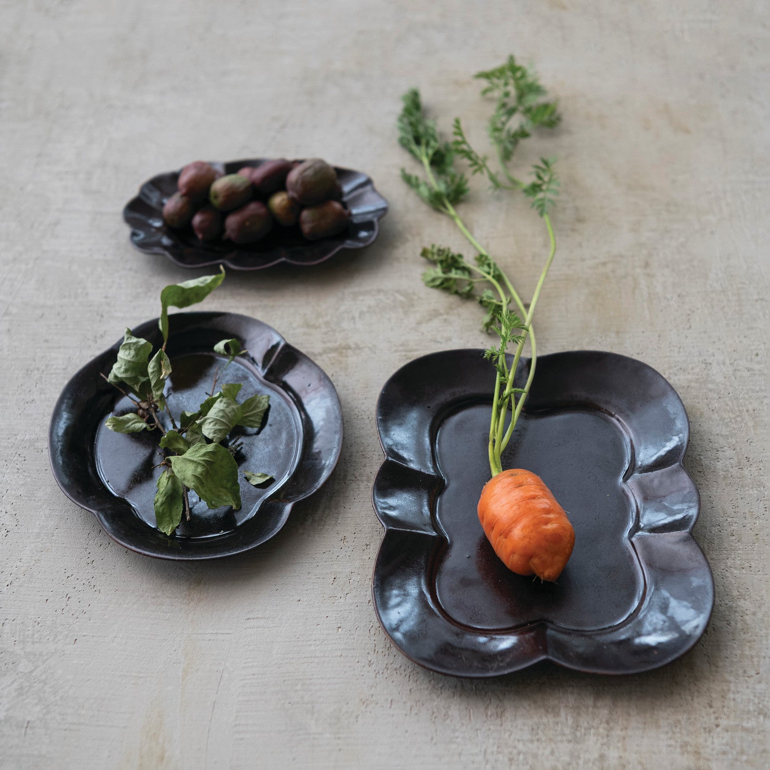 Round Brown Scalloped Plate