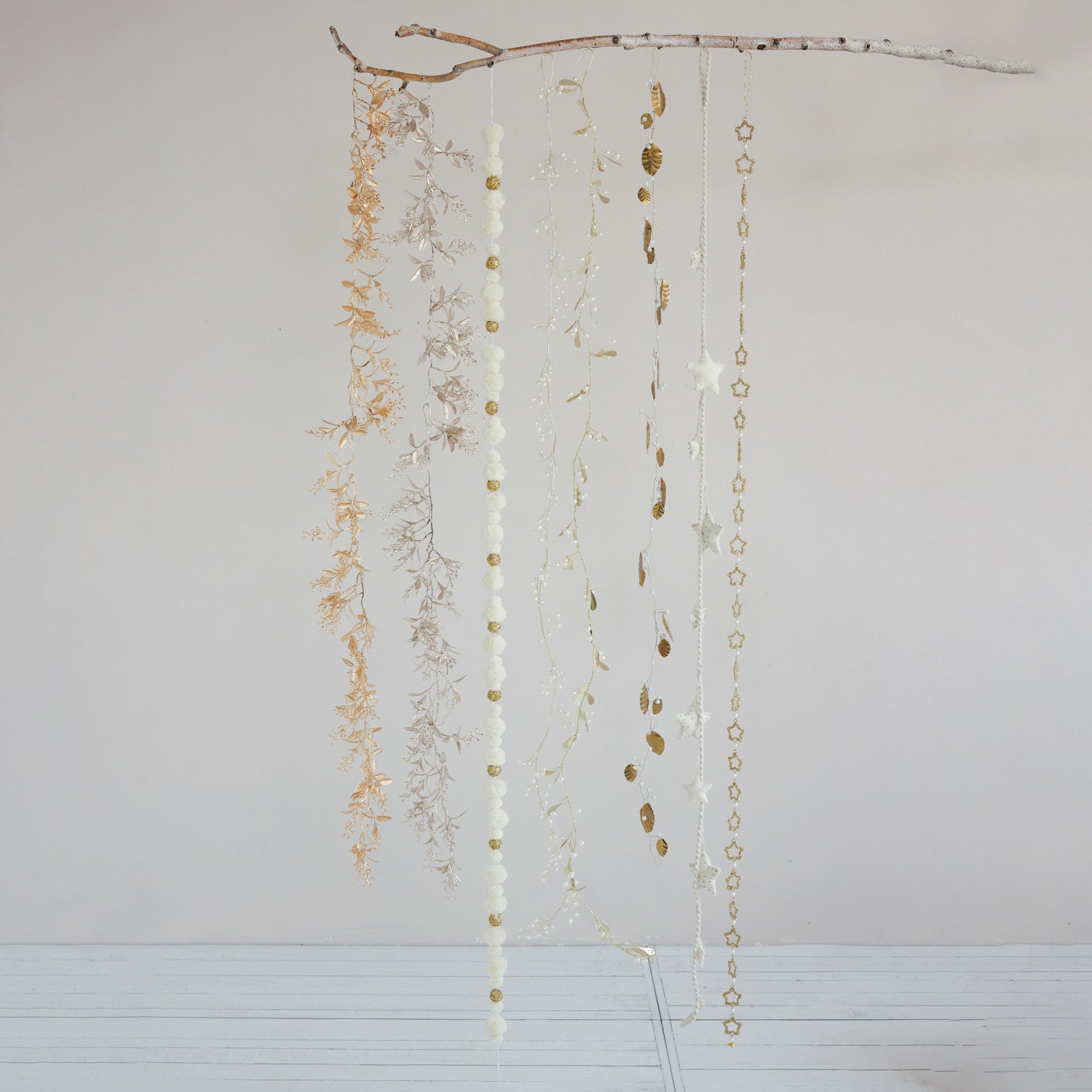 Metal Wire Garland with Faux Pearls, Gold Finish